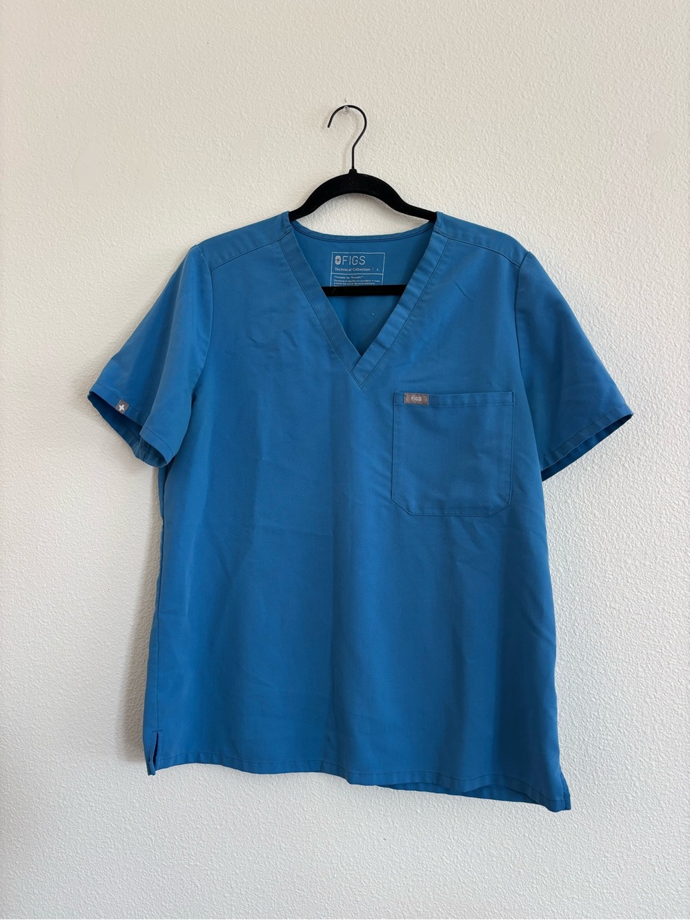 FIGS Catarina one-pocket scrub top size large